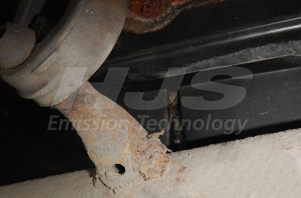 Suspension, échappement HJS 82 13 4398