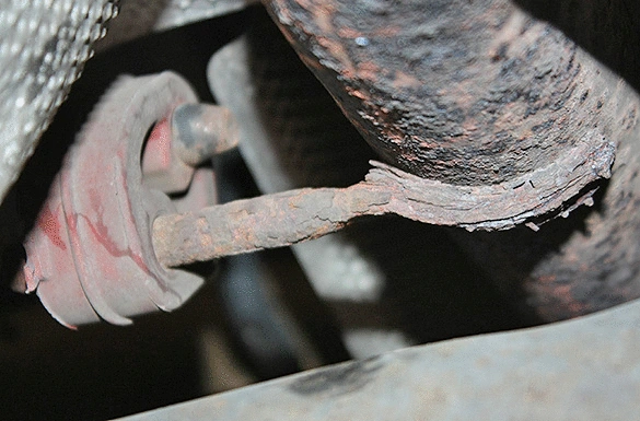 Suspension, échappement HJS 82 15 4379