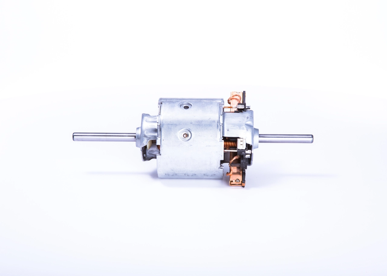 Moteur électrique, pulseur d'air habitacle BOSCH 0 130 111 130
