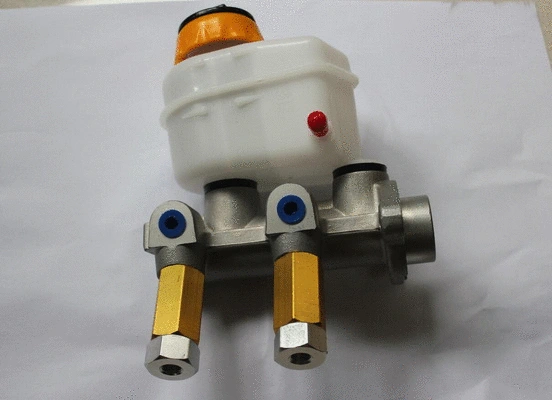 Maître-cylindre de frein Calipere+ NAIBA M019G