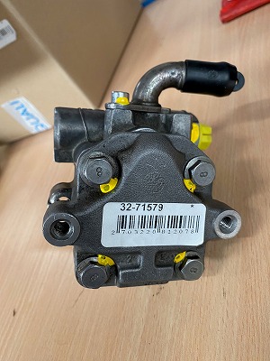 Pompe hydraulique, direction URW 32-71579