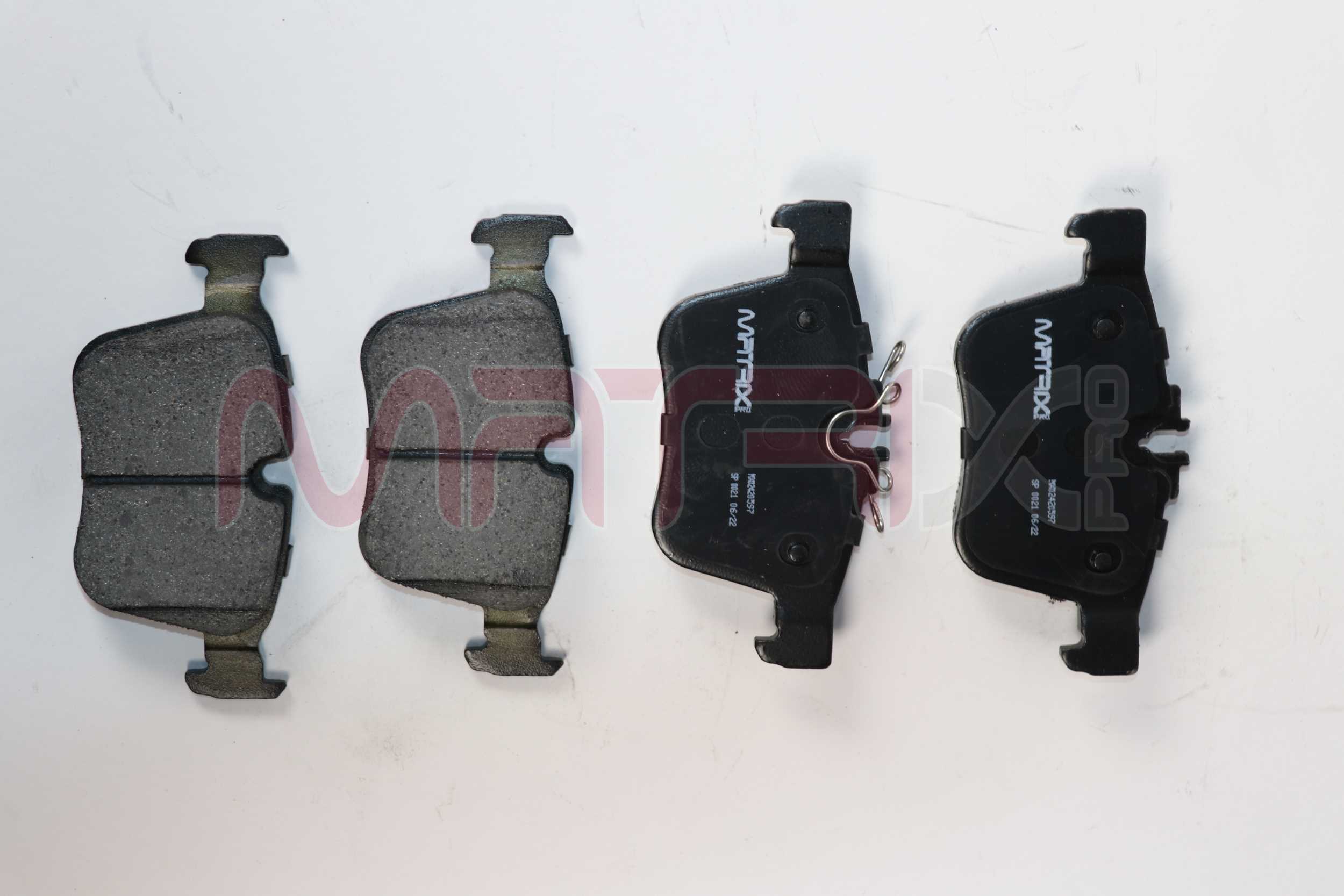 Kit de plaquettes de frein, frein à disque MATRIX PRO MX02420597